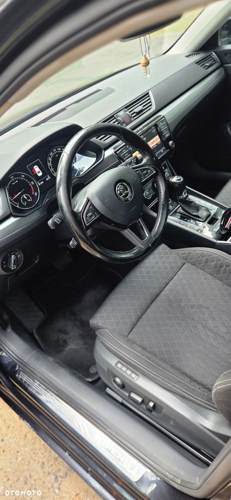 Skoda Superb 2.0 TDI Ambition DSG - 17