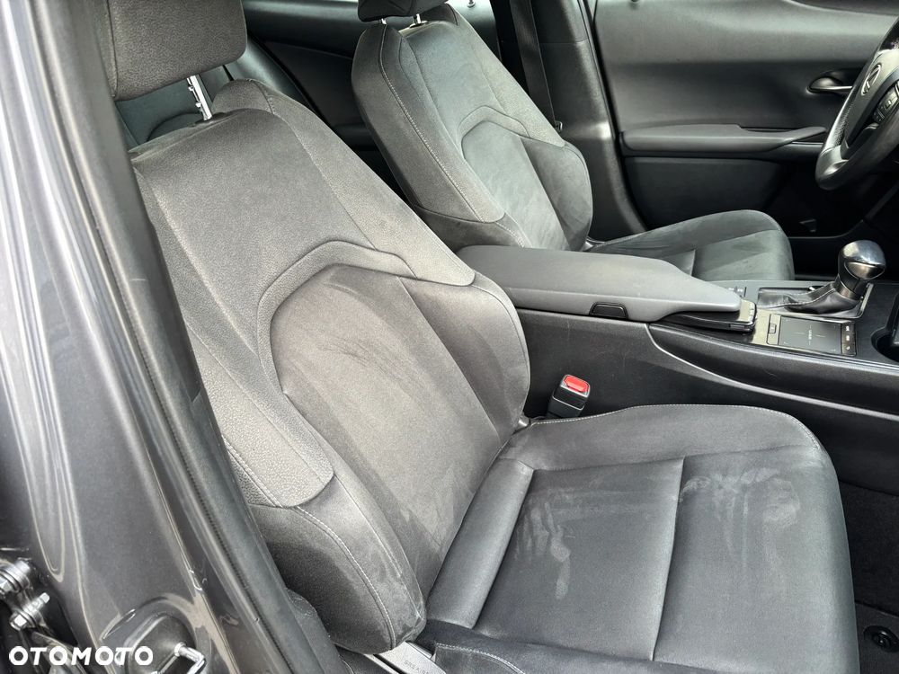 Lexus UX - 17