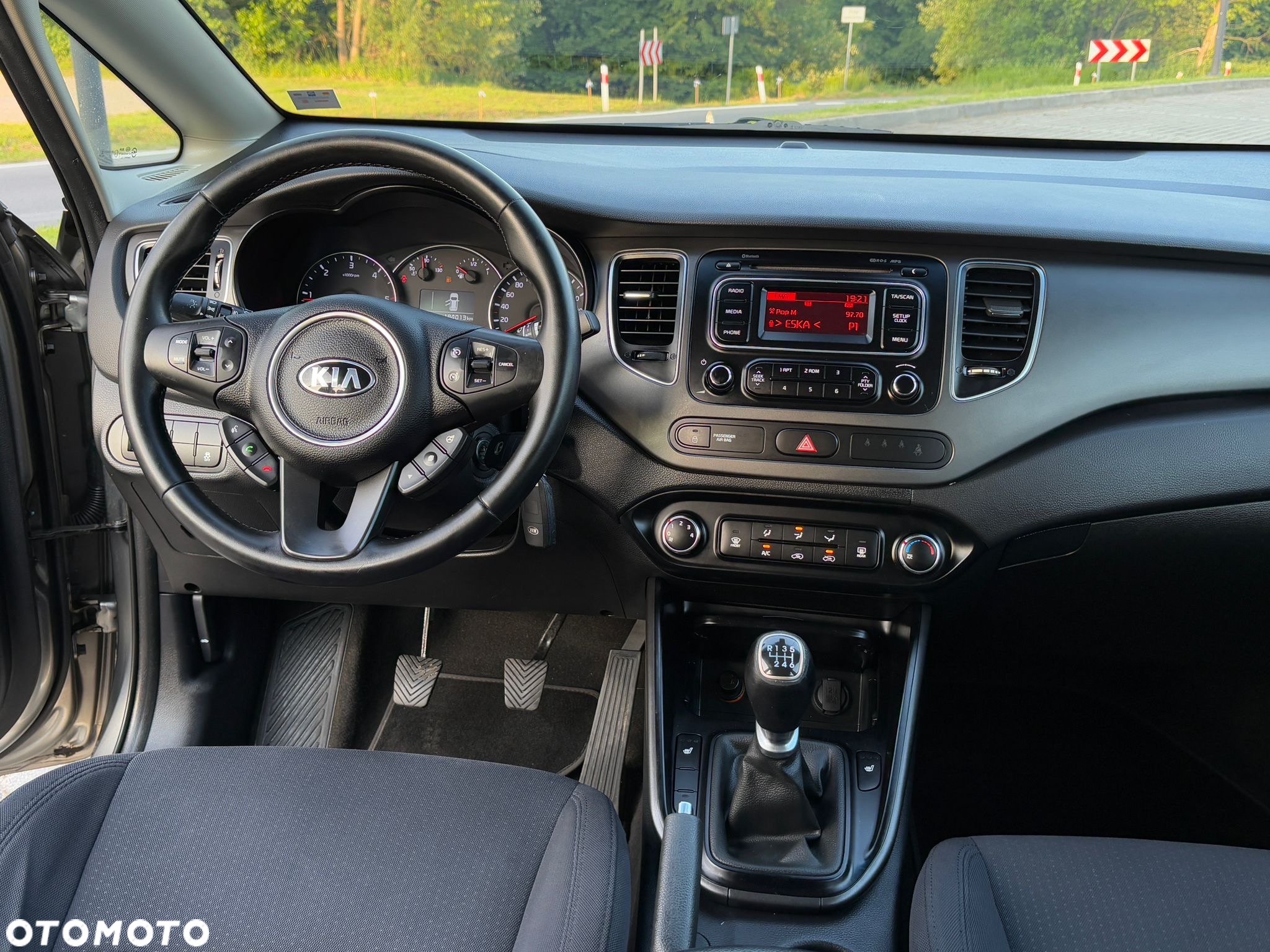 Kia Carens 1.7 CRDi L - 10