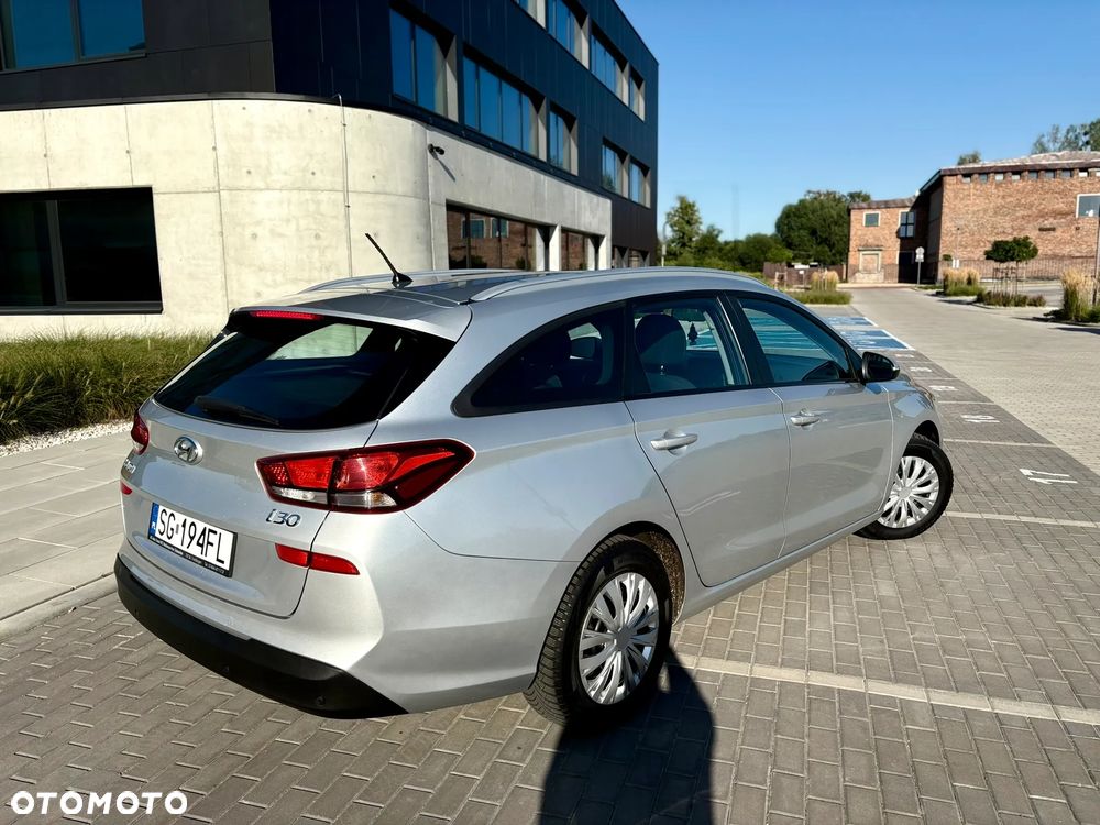 Hyundai i30 1.0 T-GDI Family - 16