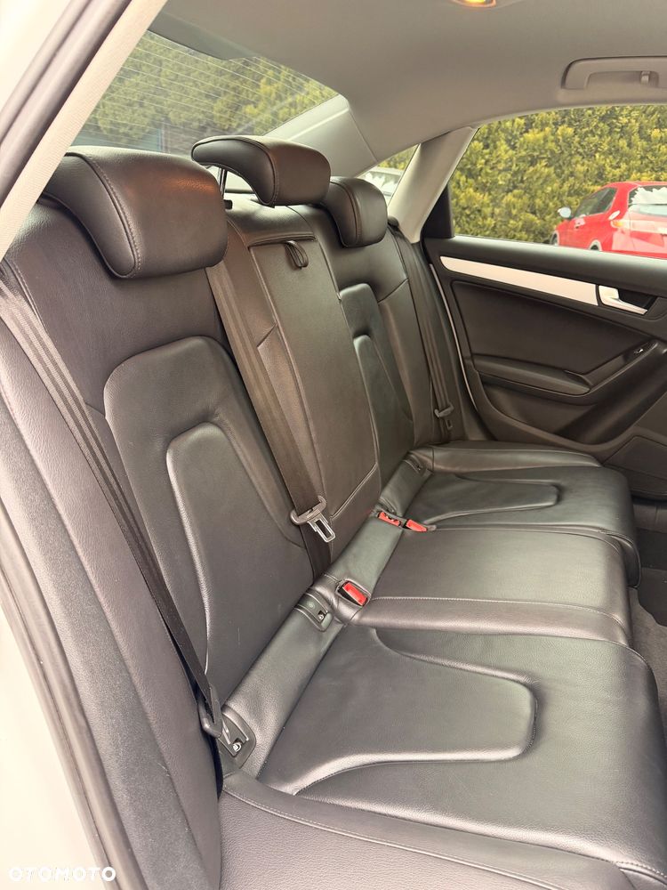 Audi A4 Limousine - 16