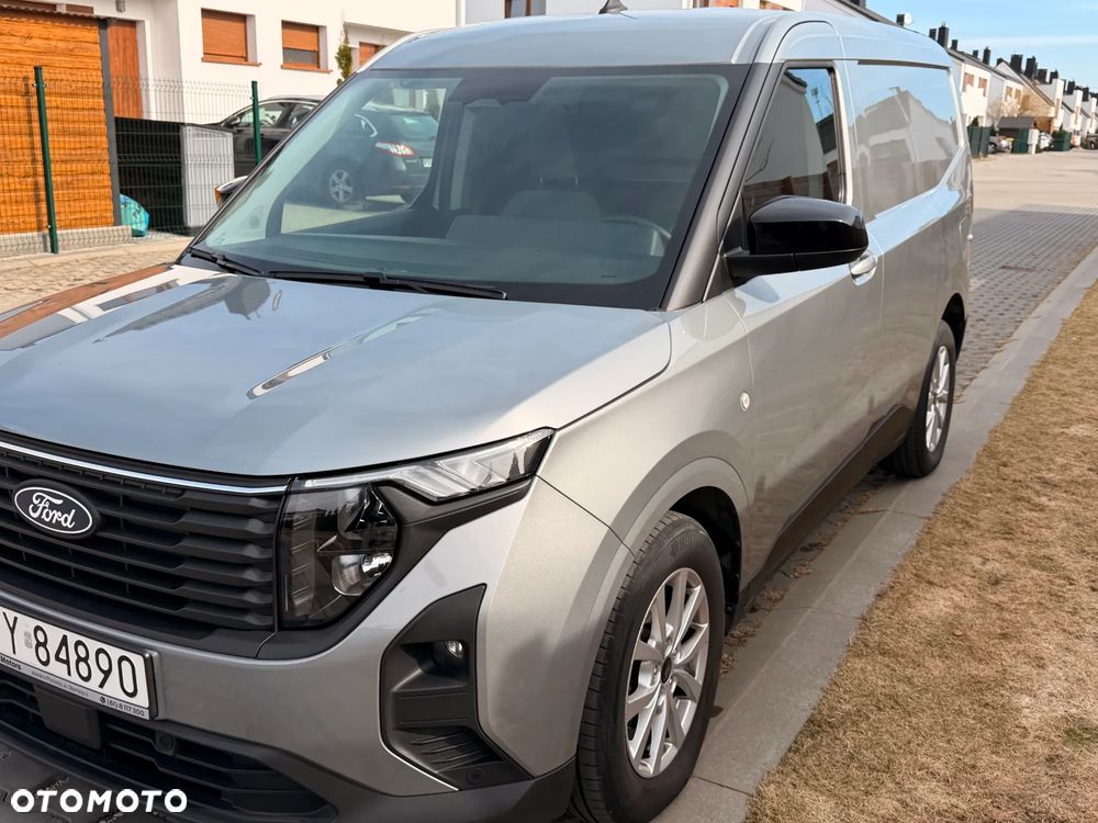 Ford Transit Courier - 16