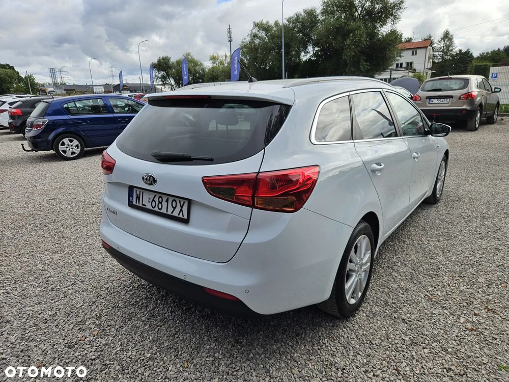 Kia Ceed 1.4 CVVT SW Dream Team Edition - 15