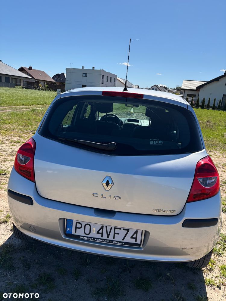 Renault Clio - 7