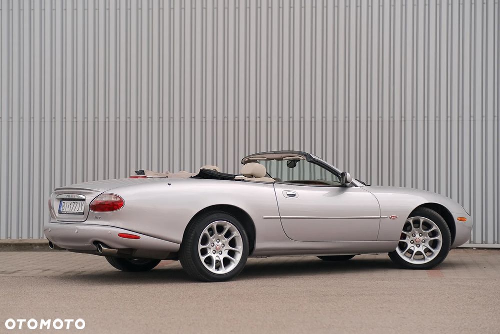 Jaguar XK8 - 15