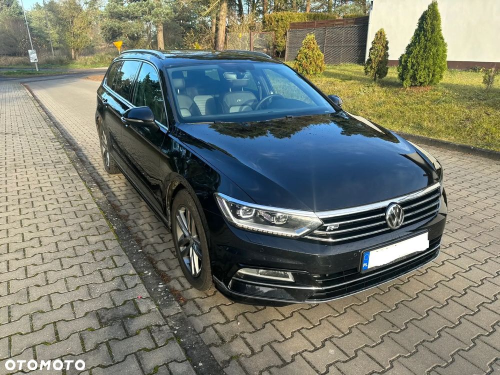 Volkswagen Passat - 1