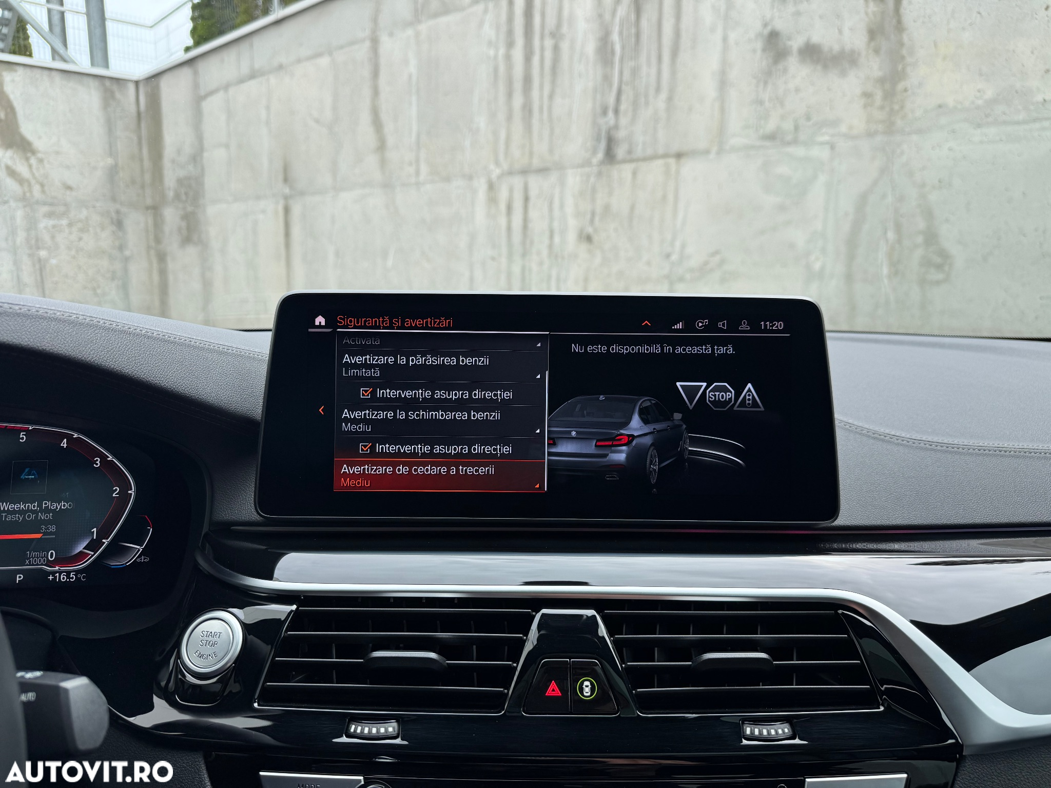 BMW Seria 5 530d xDrive AT MHEV - 31