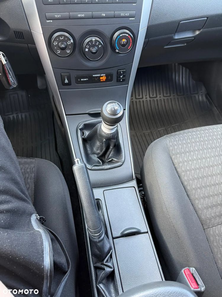 Toyota Corolla - 7
