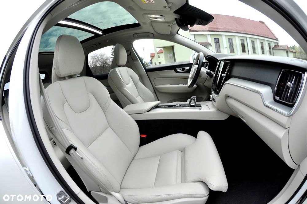 Volvo XC 60 T6 AWD Recharge Geartronic Inscription - 28
