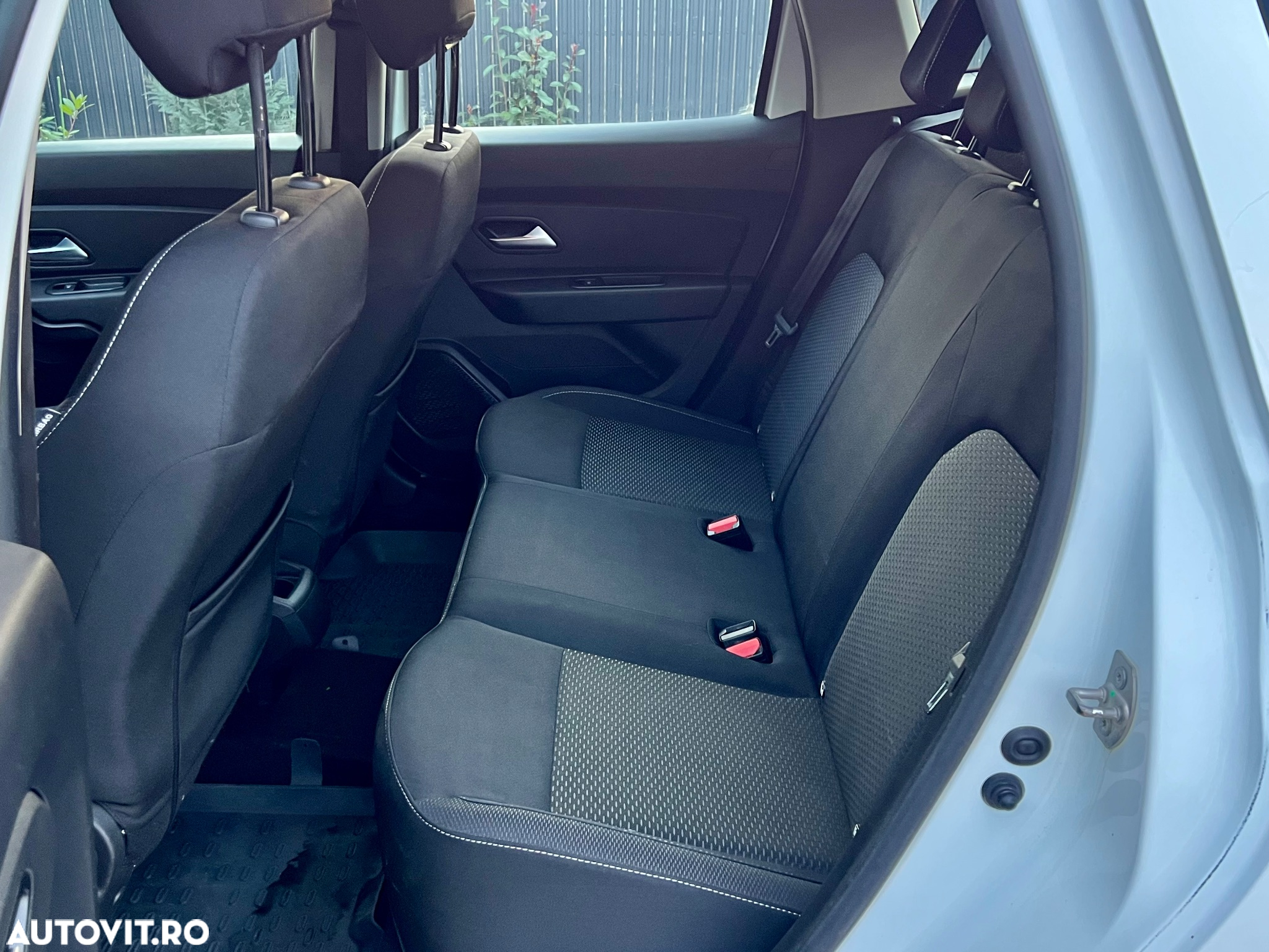 Dacia Duster 1.5 Blue dCi 4WD Essential - 9