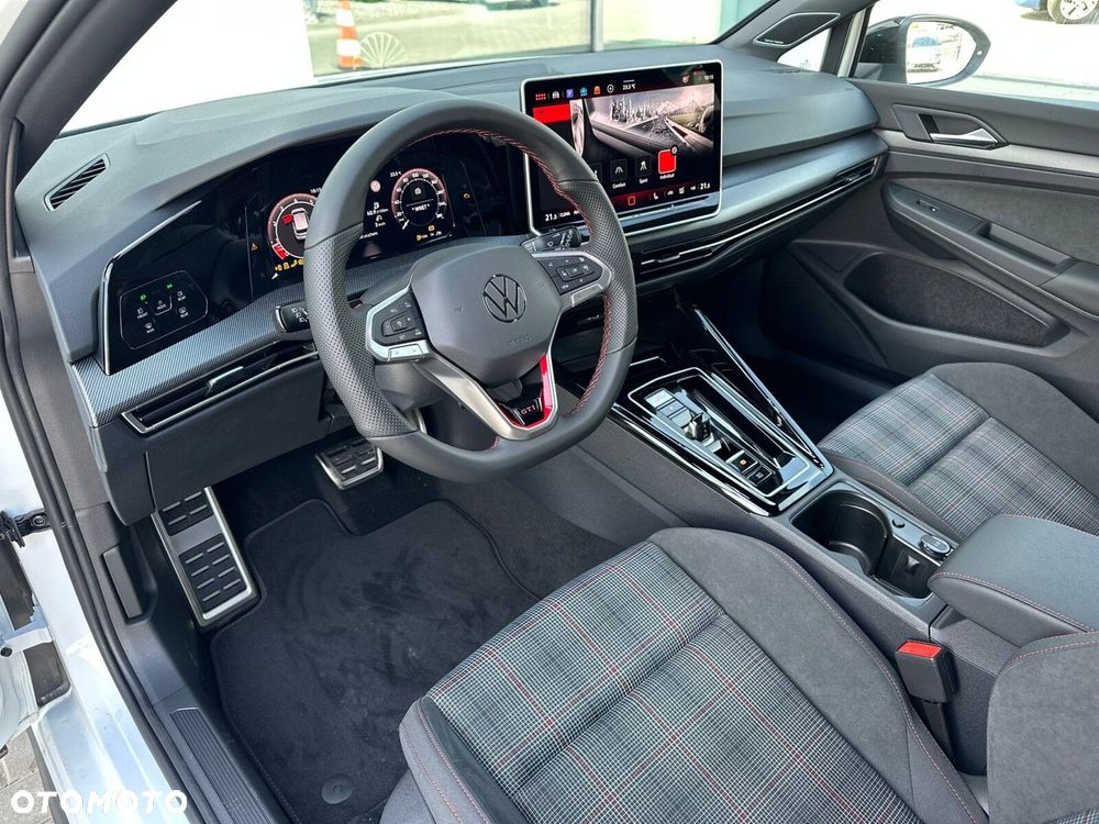 Volkswagen Golf - 11