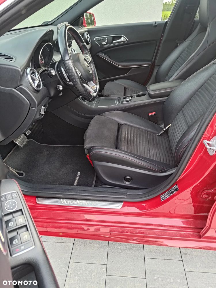 Mercedes-Benz CLA 250 4-Matic AMG Line - 14