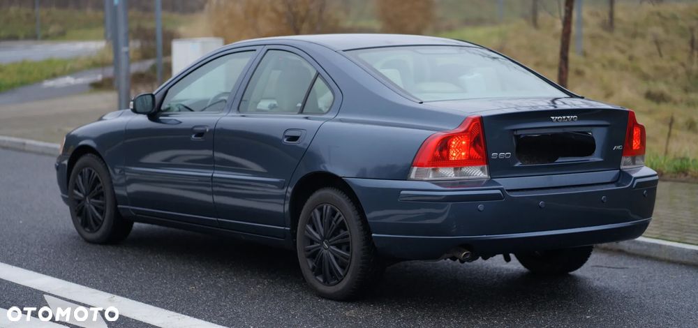 Volvo S60 2.5T AWD Momentum - 5