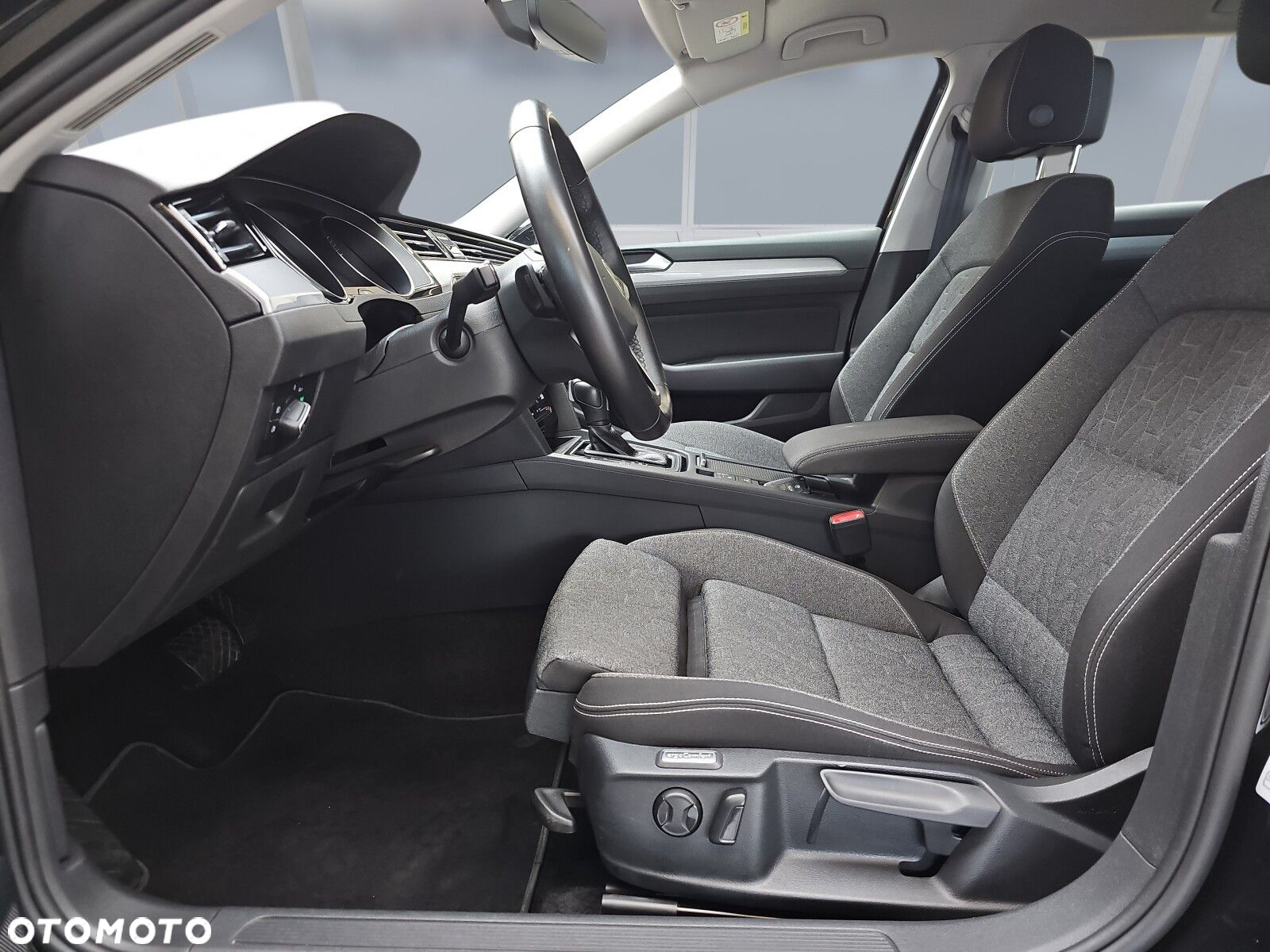Volkswagen Passat 2.0 TDI EVO Business DSG - 17