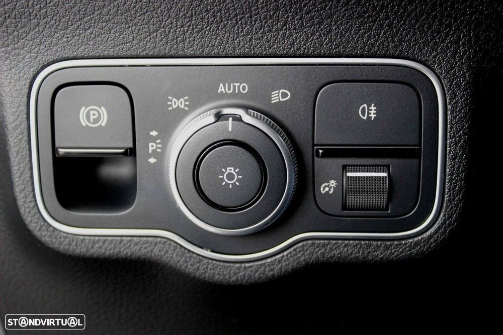 Mercedes-Benz GLA 180 d AMG Line - 22