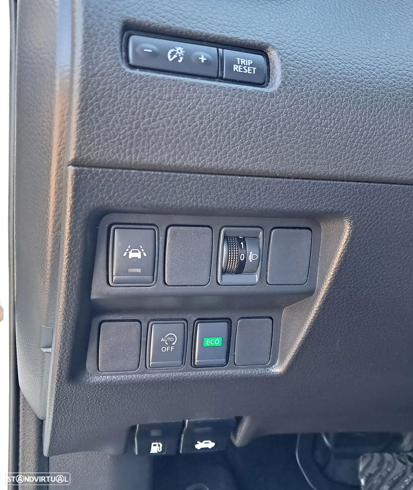 Nissan Qashqai 1.5 dCi N-Connecta DCT - 11