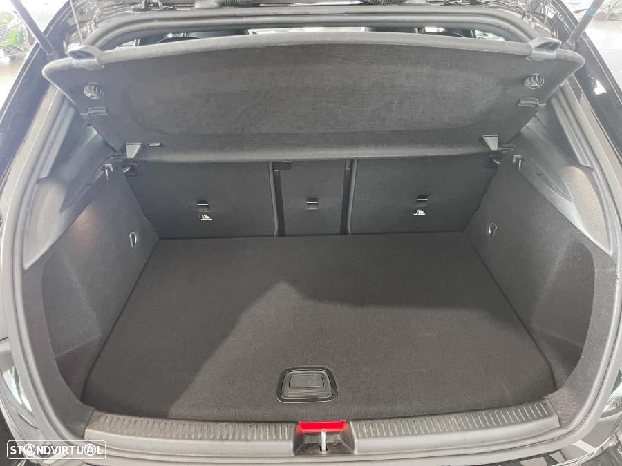 Mercedes-Benz A 250 e - 37