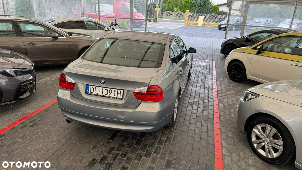 BMW Seria 3 320i - 25