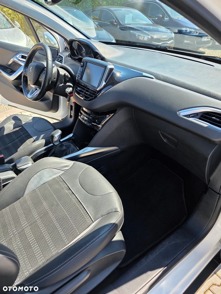 Peugeot 2008 1.6 BlueHDi Allure - 28