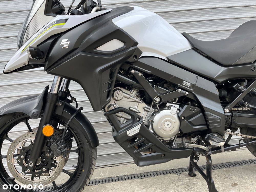 Suzuki DL - 28
