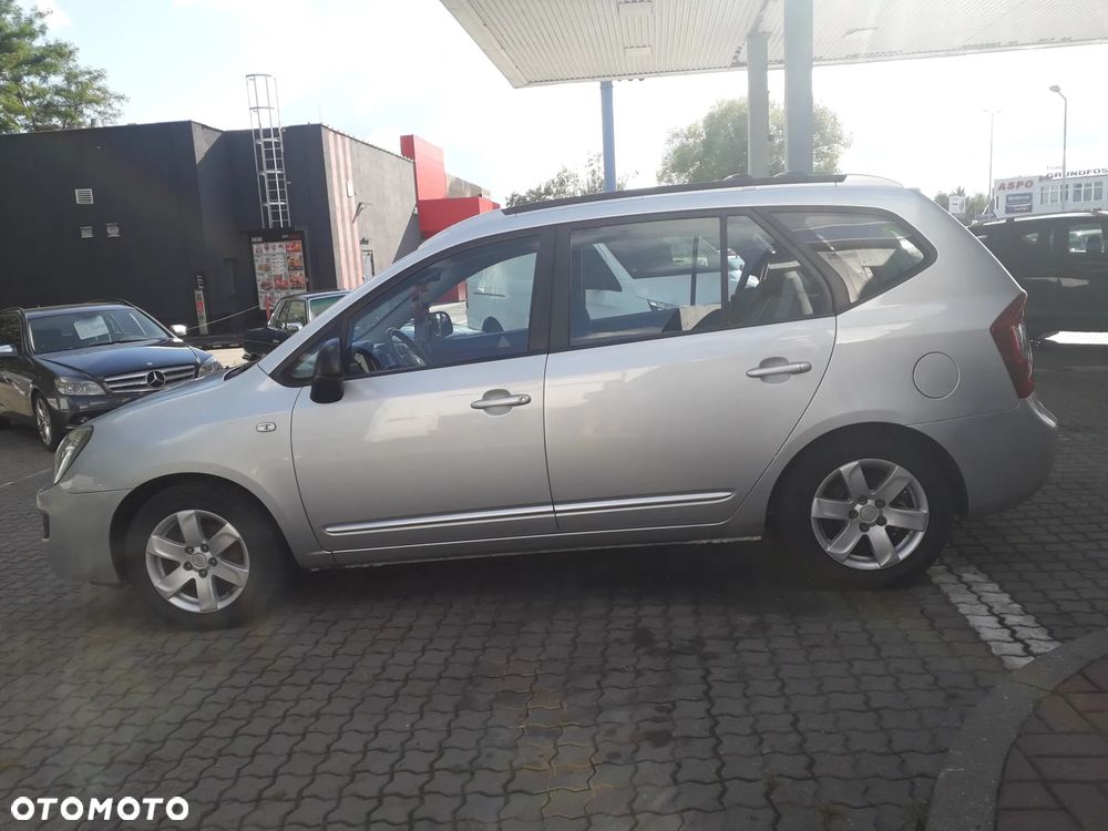 Kia Carens - 6
