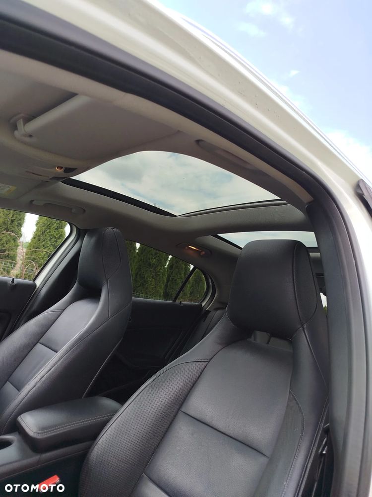 Mercedes-Benz GLA - 15