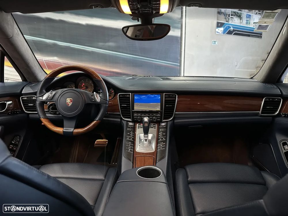 Porsche Panamera Turbo PDK - 29
