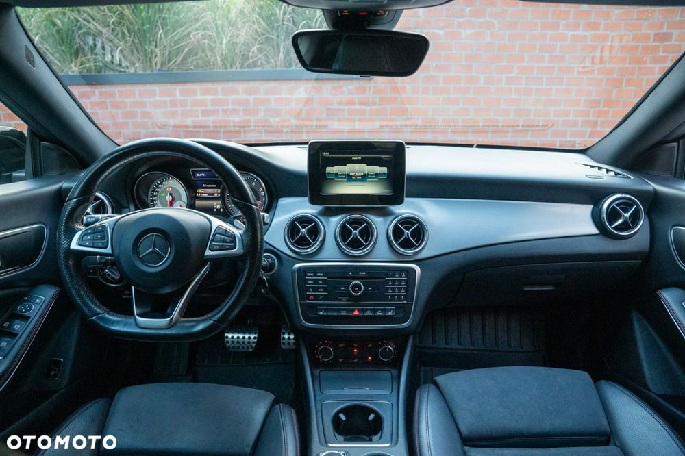 Mercedes-Benz CLA 200 7G-DCT AMG Line - 16