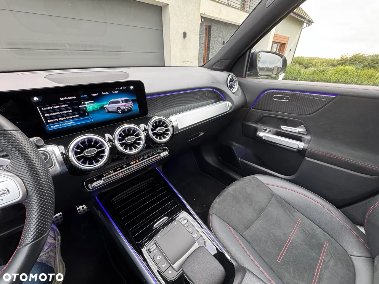Mercedes-Benz GLB 250 4-Matic AMG Line 8G-DCT - 17