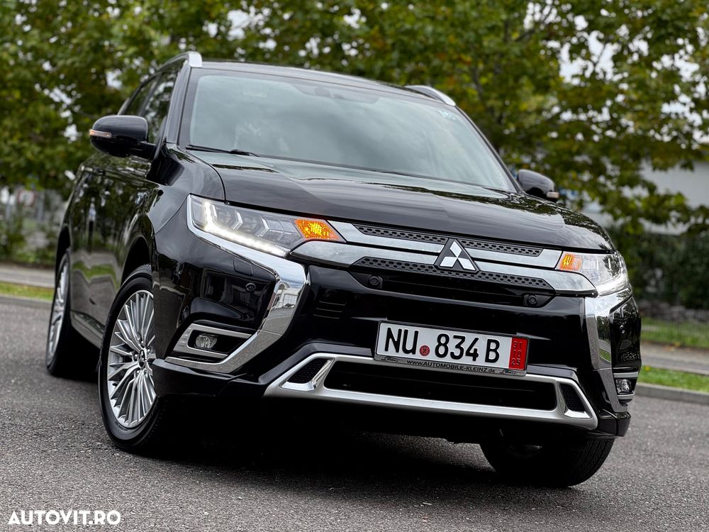 Mitsubishi Outlander 2.4 4WD Plug-In Hybrid Top - 4