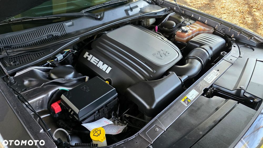 Dodge Challenger - 41