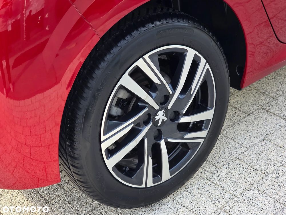 Peugeot 208 - 35
