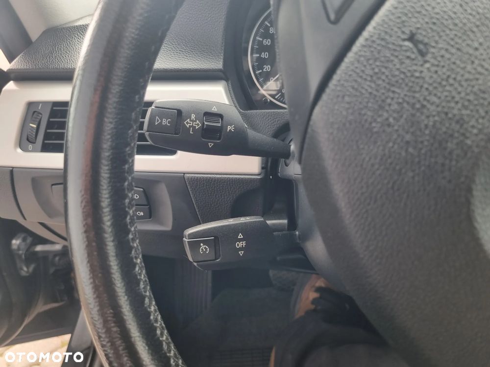 BMW Seria 3 318d DPF Edition Sport - 26