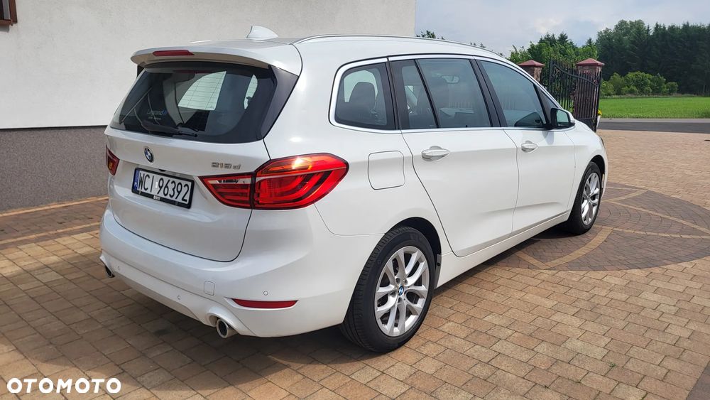 BMW Seria 2 218d - 12