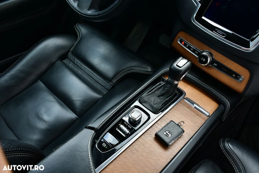 Volvo XC 90 D5 AWD Inscription - 27