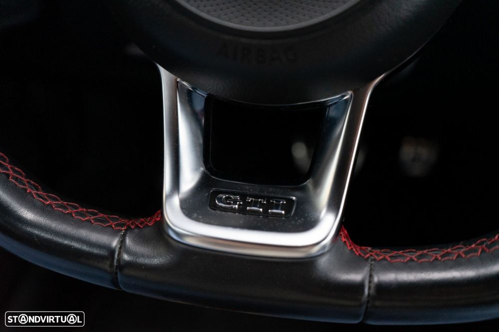 VW Polo 2.0 TSI GTI DSG - 42