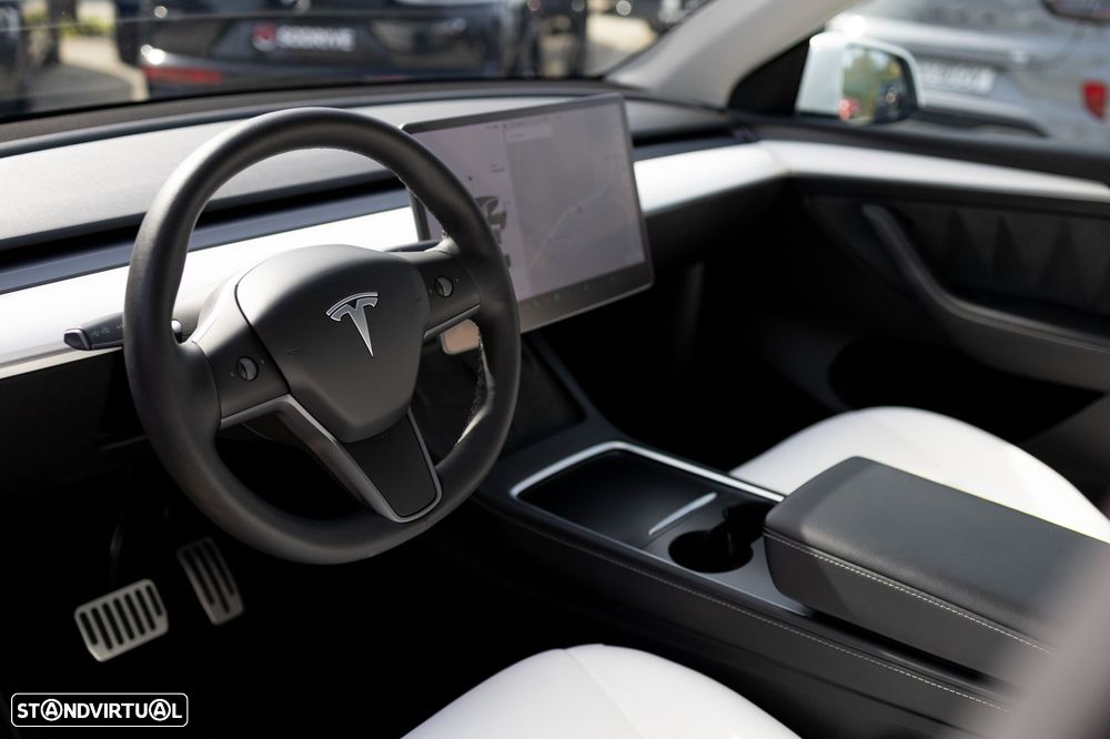 Tesla Model Y Long Range Tração Integral - 17