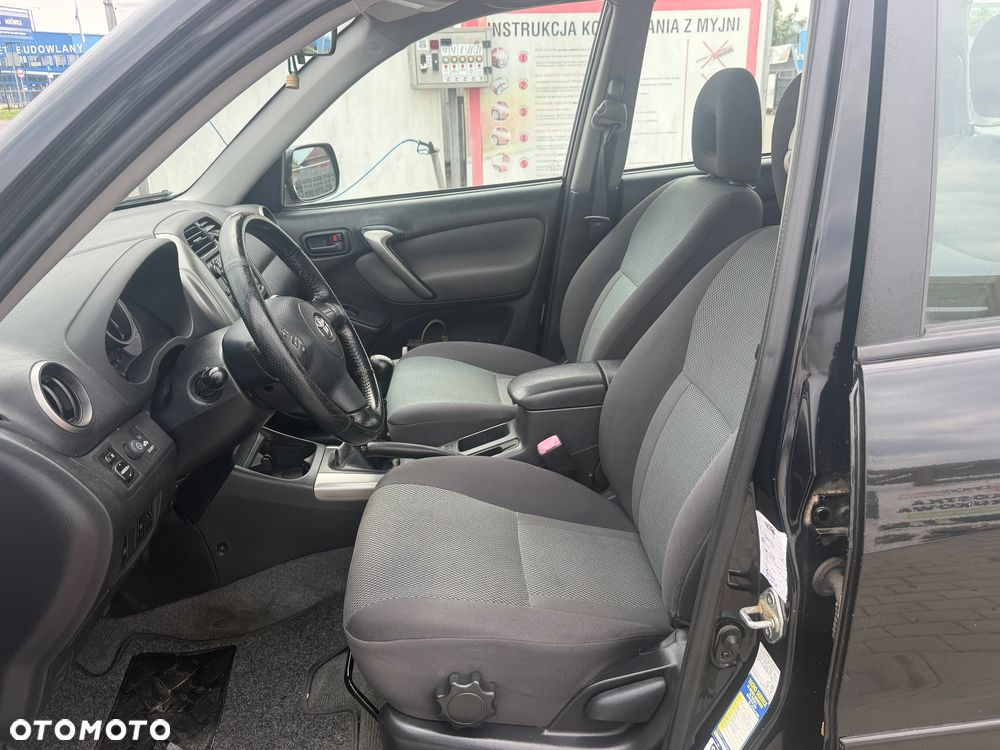 Toyota RAV4 D-4D 4x4 - 10