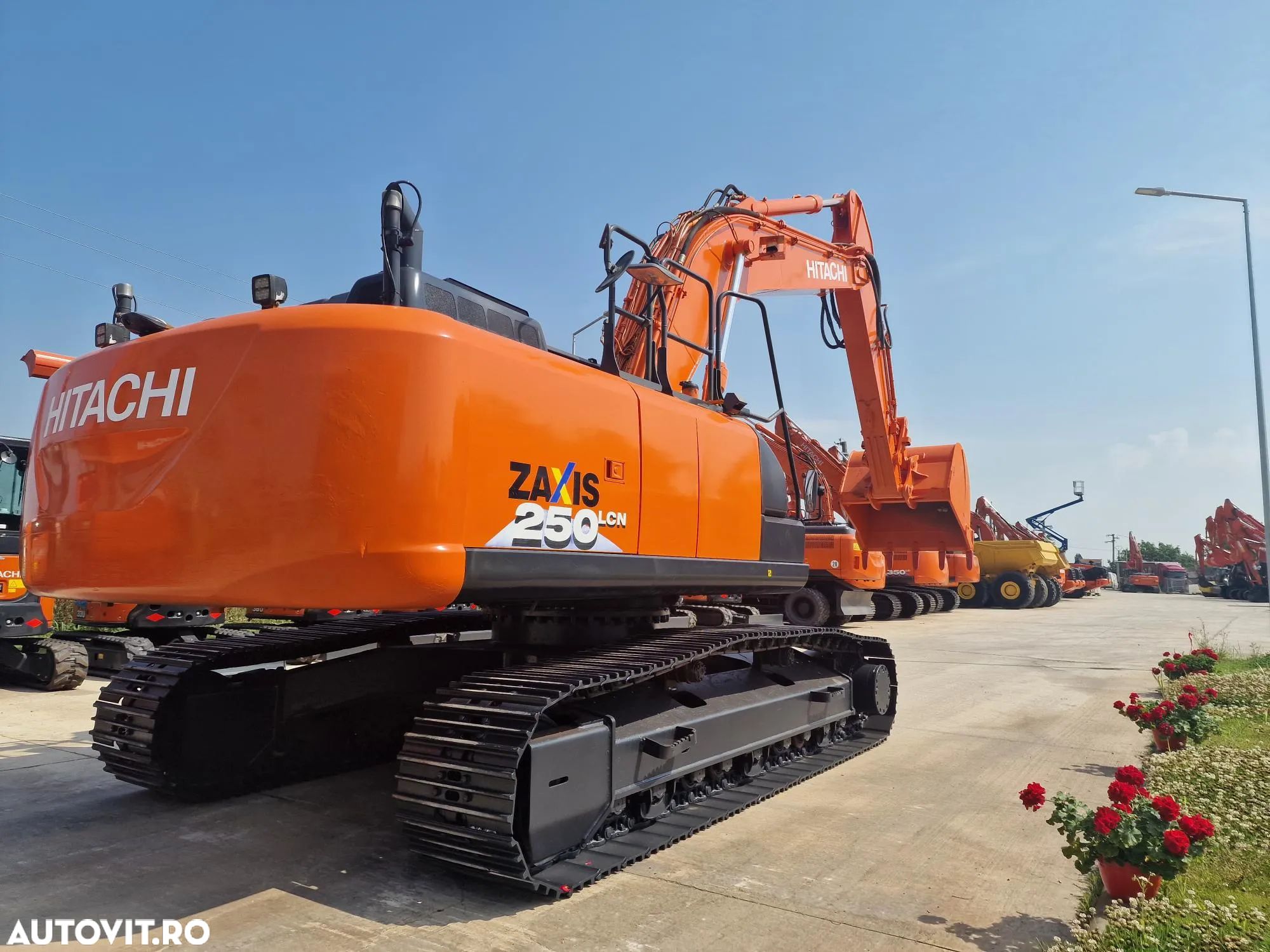 Hitachi ZX250LCN-6, 27,1t, 10.139h, cupa NOUA 1,55mc-76.900 EUR+Tva, gresare automata, Instalatia hdr de picon, inst hidr rotire atasament, lant 80%, camera spate si lateral, pregatire 3D, SUPER INTRETINUT-posibilitate leasing-PROMOTIE 76900 EUR+Tva - 1