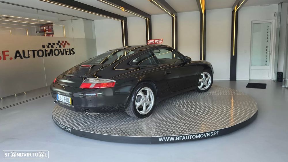 Porsche 911 (996) Carrera - 21
