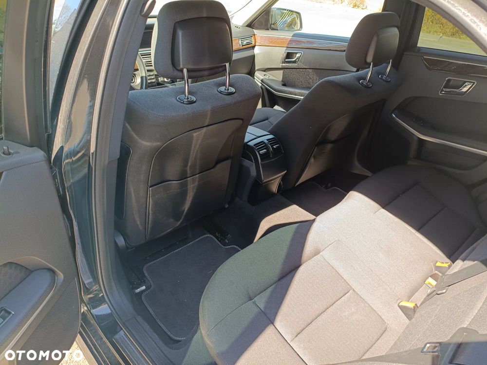 Mercedes-Benz Klasa E 200 CGI BlueEFFICIENCY - 19