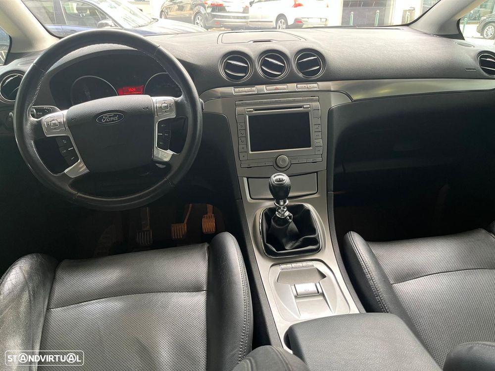 Ford S-Max 2.0 TDCi Titanium 7L — fotografia 8