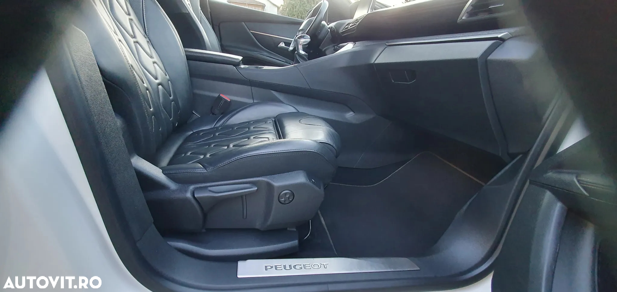 Peugeot 3008 1.2 PureTech Turbo S&S GT-Line - 19