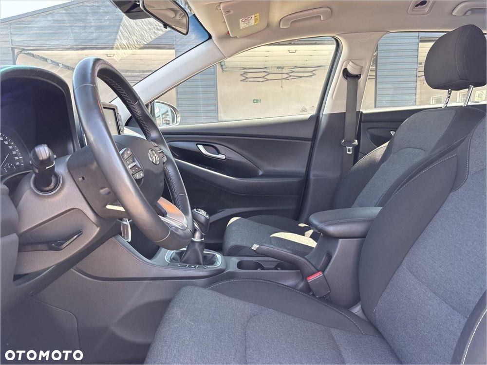 Hyundai i30 1.5 DPI Smart - 11