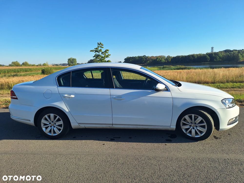 Volkswagen Passat - 14