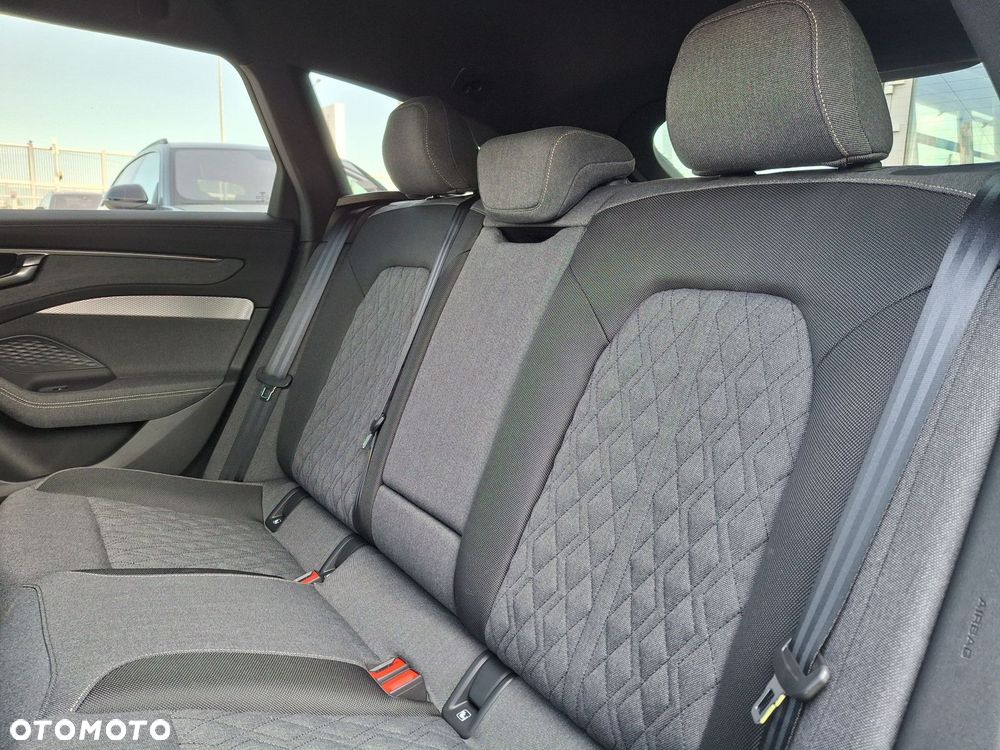 Audi A6 Avant - 18
