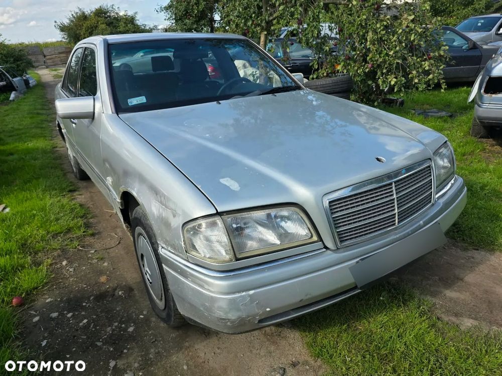 Mercedes-Benz Klasa C 200 D Classic - 16