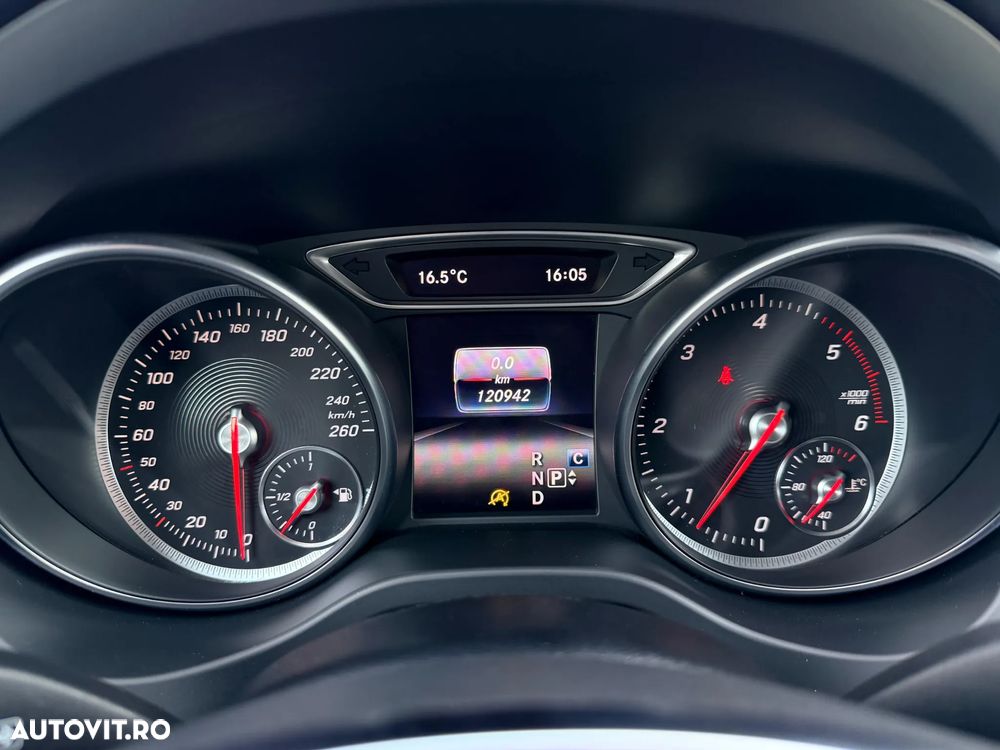 Mercedes-Benz CLA - 10