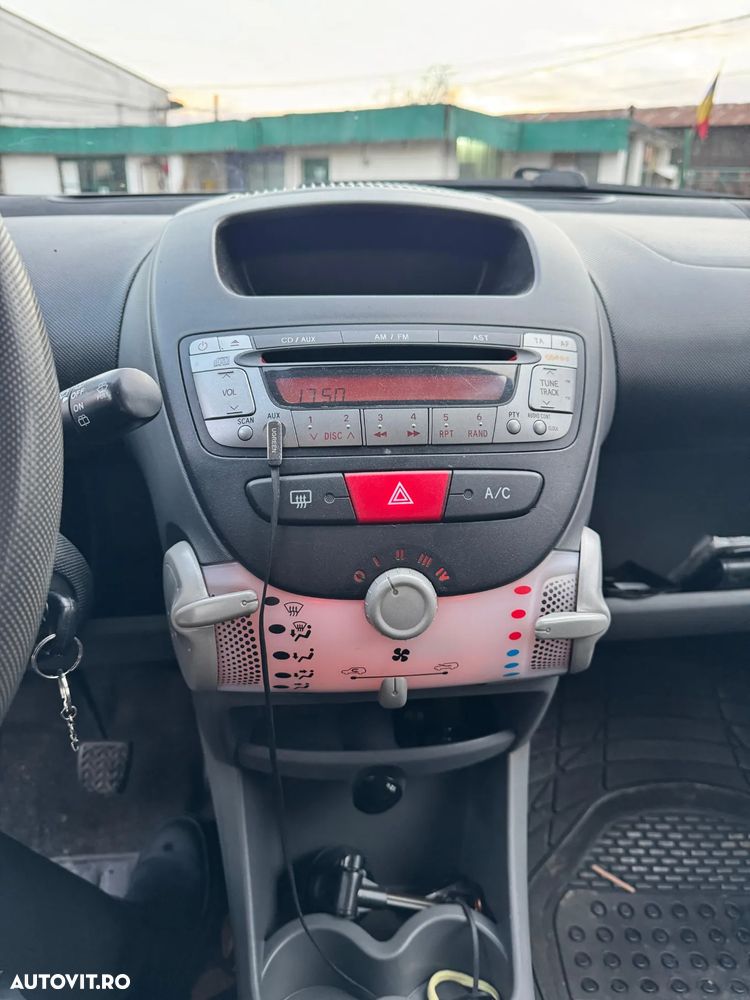 Toyota Aygo 1.0 Terra - 8