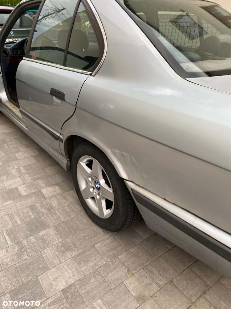 BMW Seria 5 525i - 6